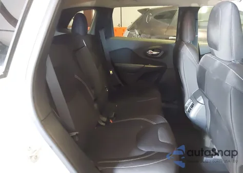 2015 Jeep Cherokee Latitude из США, поврежденный, VIN 1C4PJLCS5FW730969